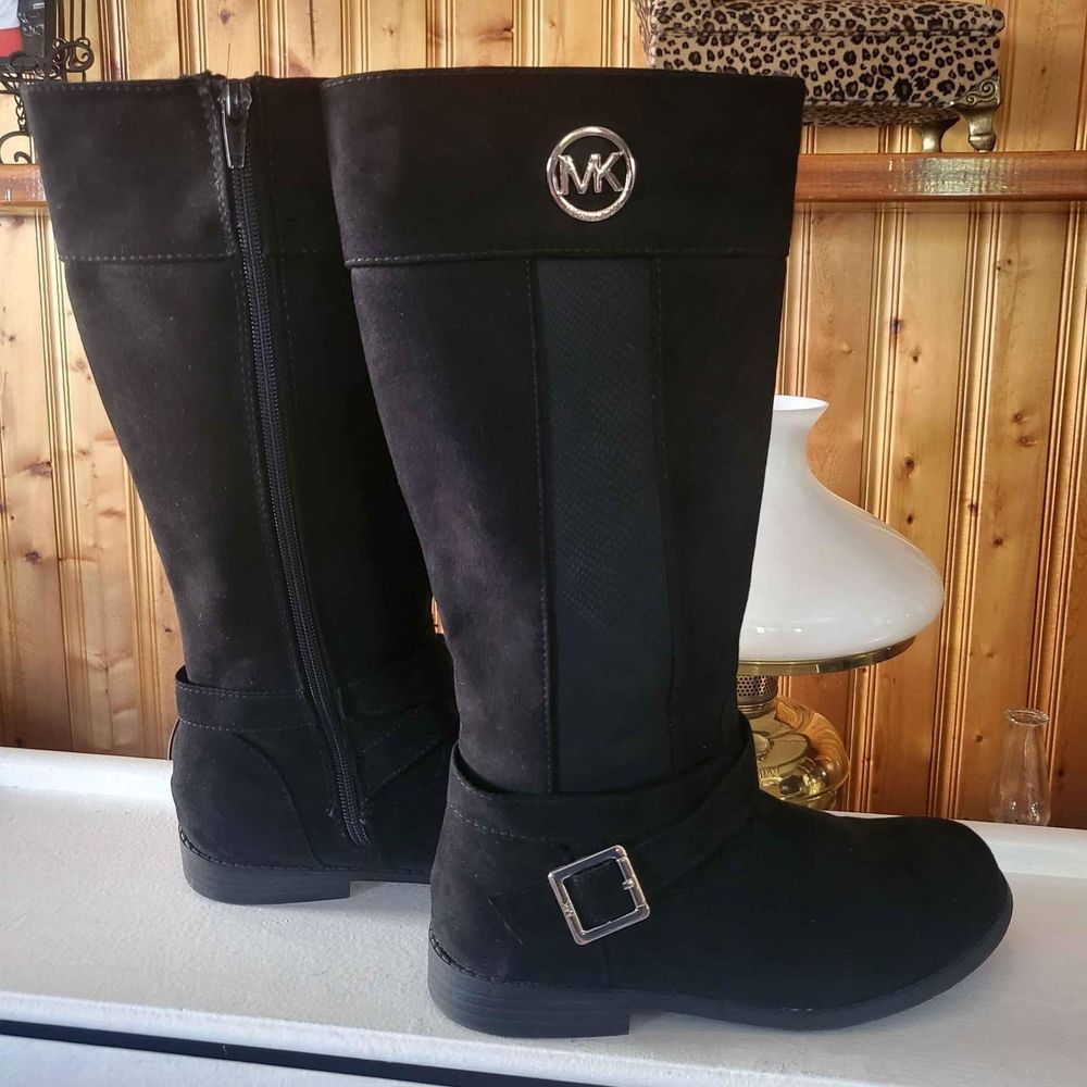 Michael Kors Size 3 Youth Size 5 Women Boots worn once. Like NEW!